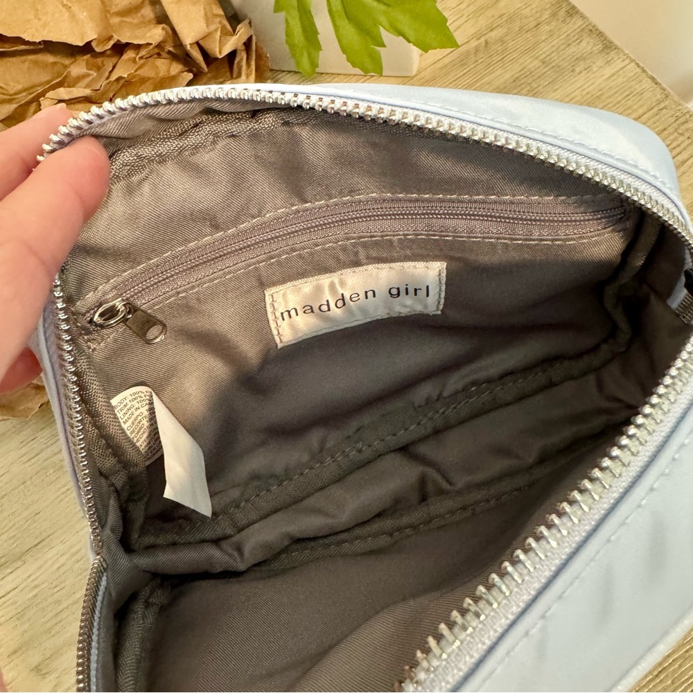 Madden Girl Baby Blue Fanny Pack Belt Bag - NEW - Picture 6 of 8